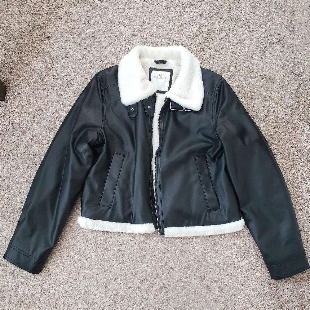 Hollister Faux Fur Jacket - Picture 2 of 8